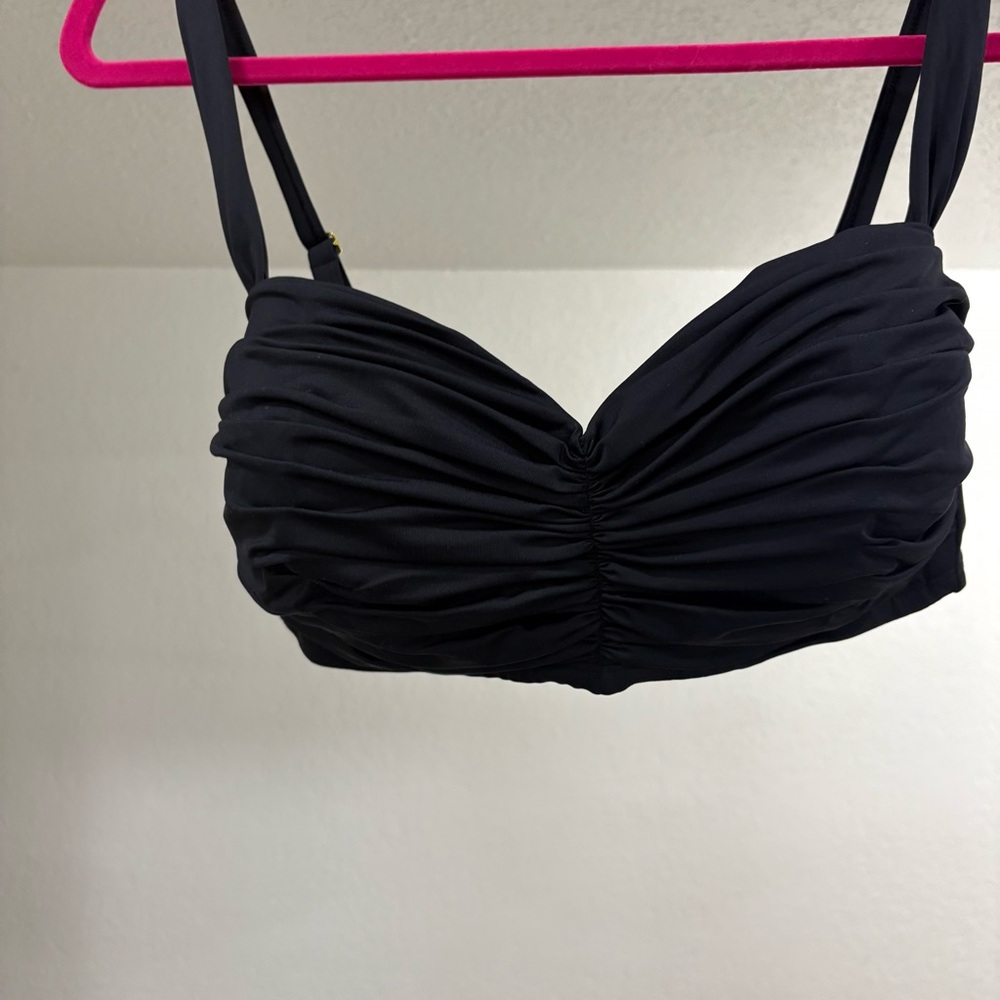 NWOT Bleu by Rod Beattie
Bleu Rod Beattie Shirred Underwire D-Cup Bikini Top